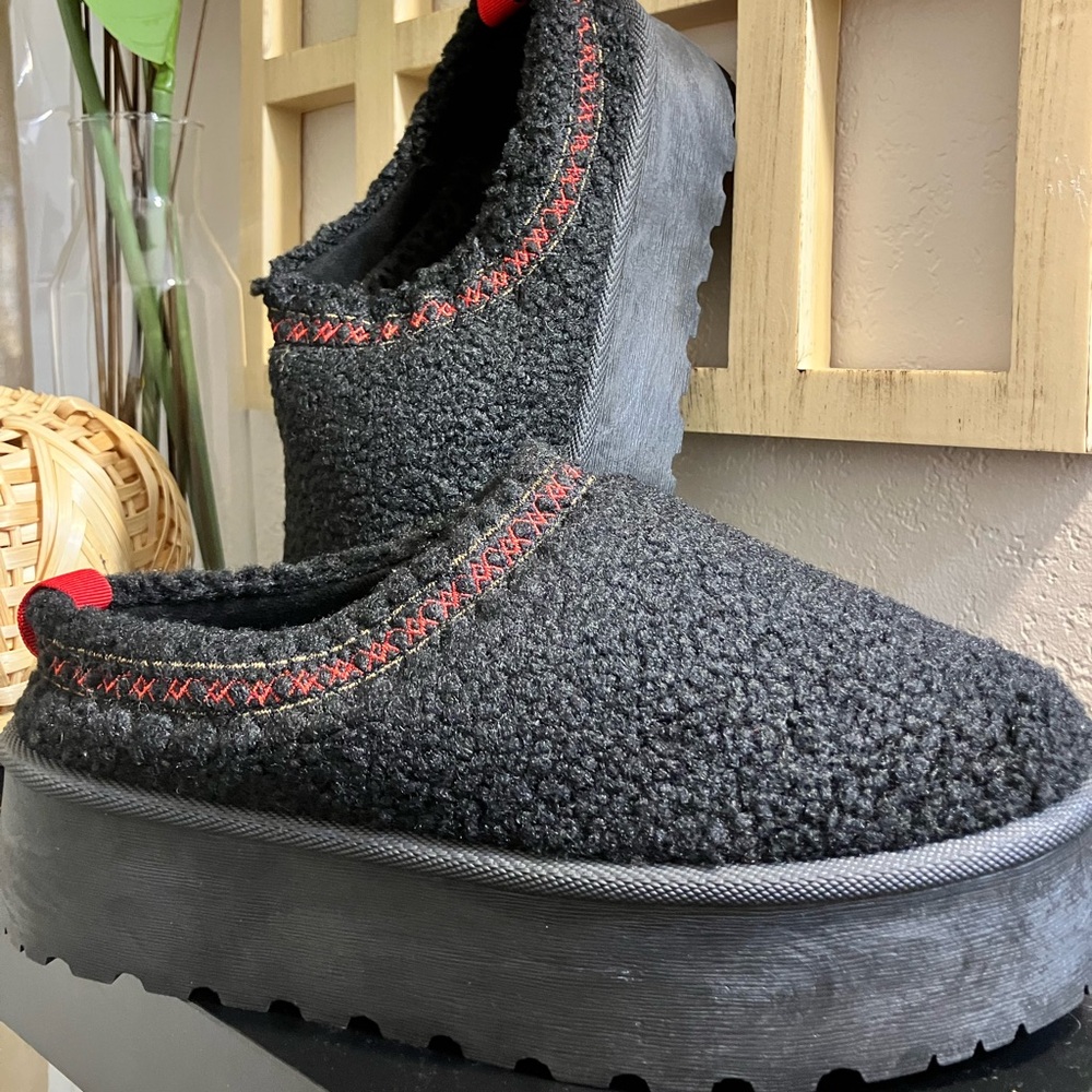White Cozy Women's Sherpa Platform Shoes with Aztec Accents with pull tab